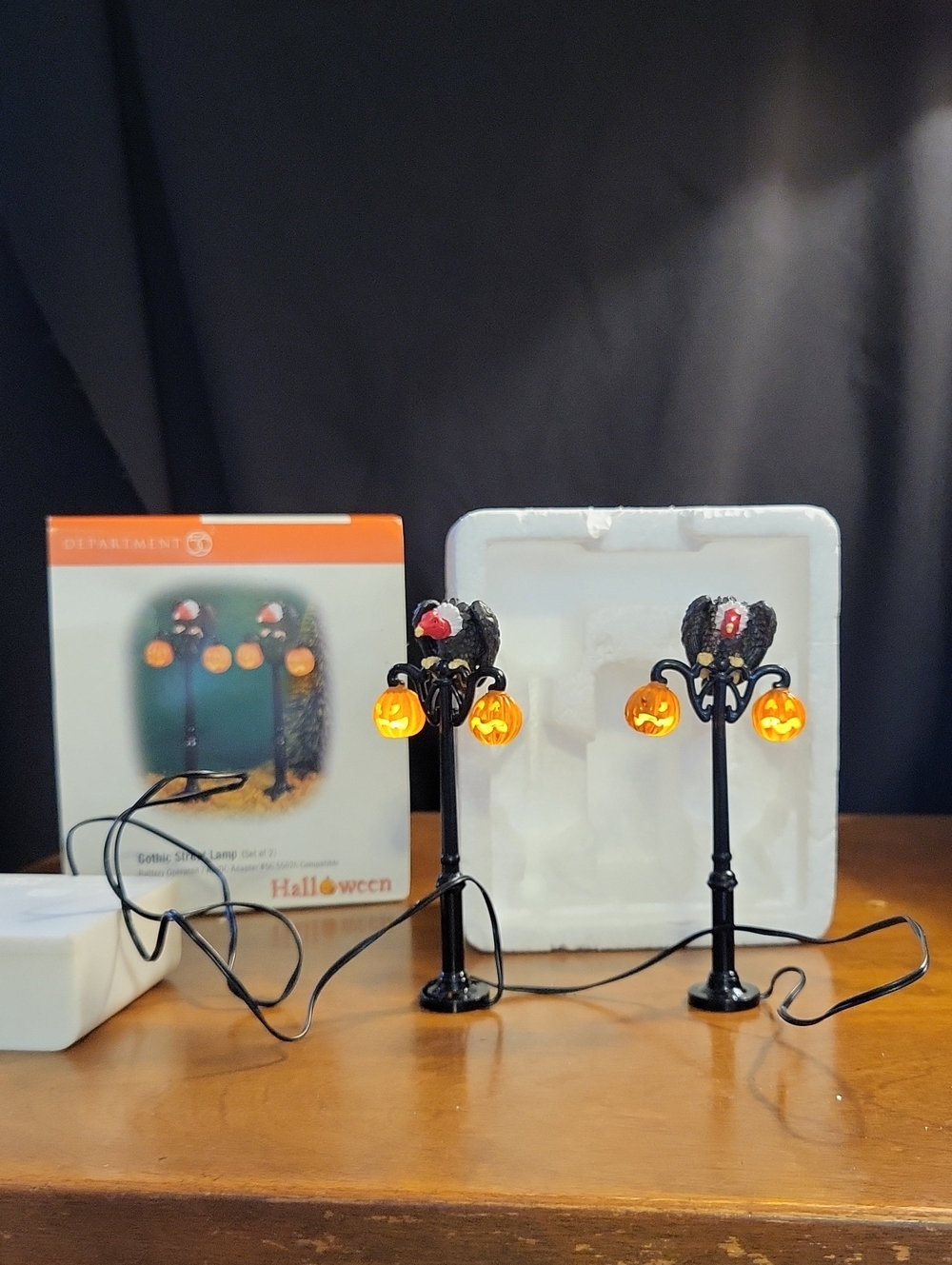 Department 56 Halloween Black Street Lamp Pair W/ Jack-O'-Lanterns And Vultures